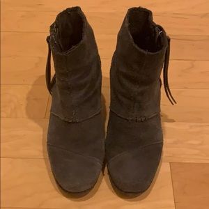 TOMS Suede Desert Wedge Tassel Zip Bootie size 5